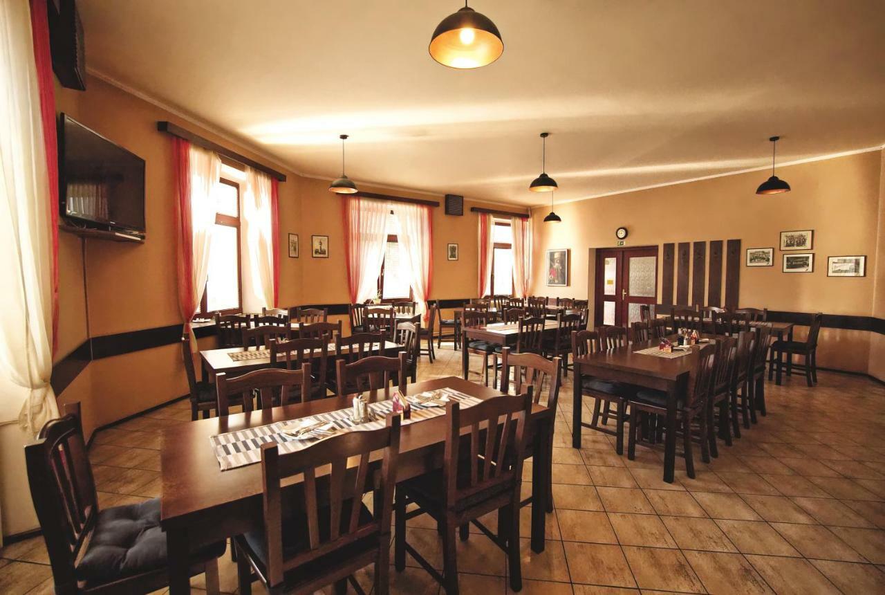 Restaurace A Penzion Praha Dolní Dunajovice Kültér fotó