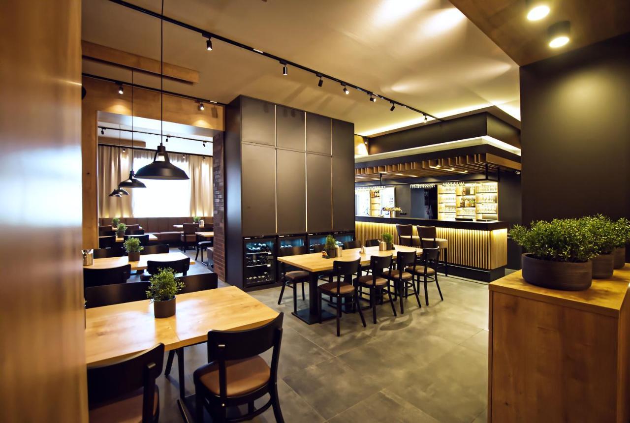 Restaurace A Penzion Praha Dolní Dunajovice Kültér fotó